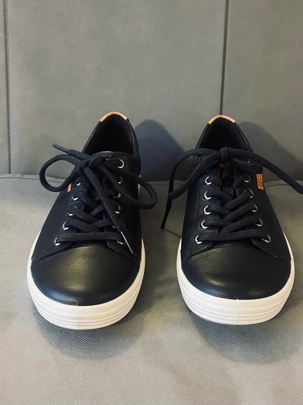 ECCO Soft Leather Black Sneakers Women’s 7-7.5 Never Worn